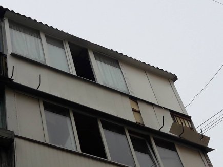 приклад зовнішньої обшивки балкона виконана не за правилами та стандартами