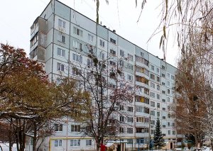 Остекление и ремонт балконов по серии дома в Киеве